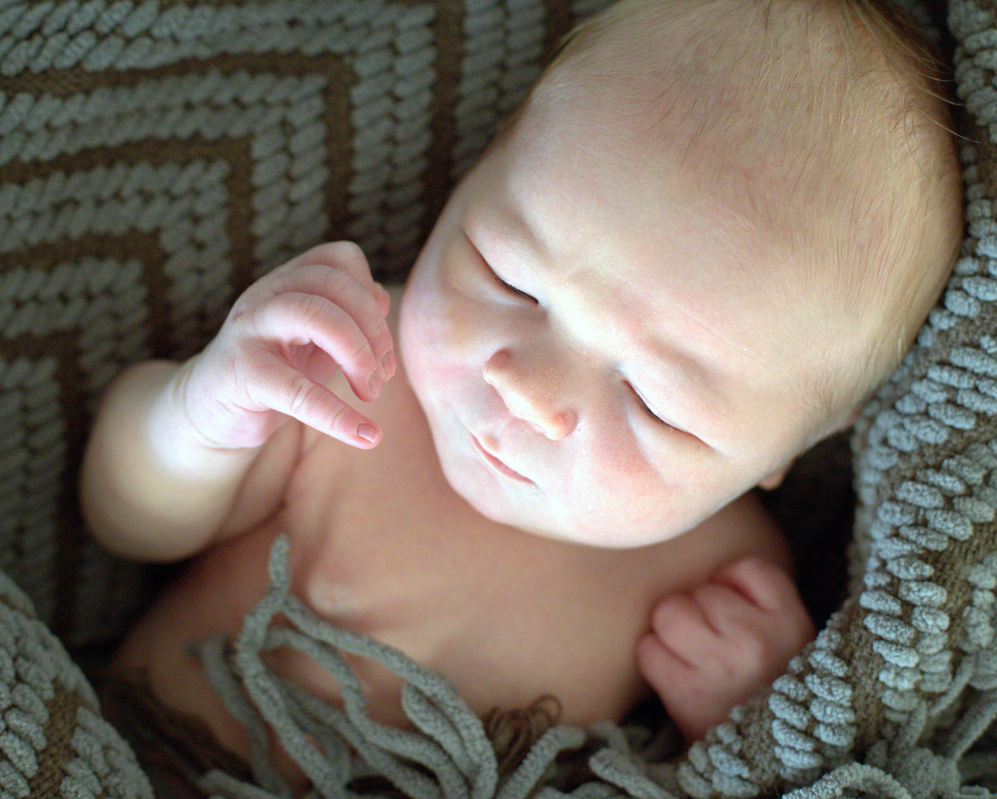 kcreatives newborn : baby oliver